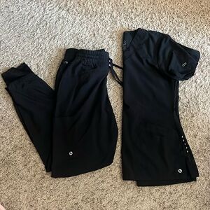 Women’s small barco one black scrub set